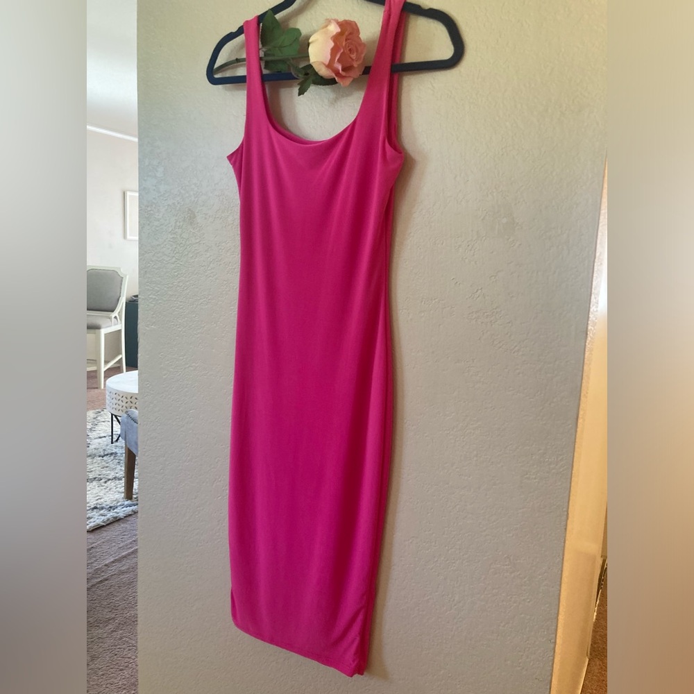 #120 ROSÉ Bodycon Midi Dress 🎀 - Picture 3 of 5